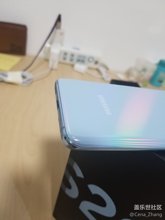 s20 中框與后蓋之間的縫隙，松動(dòng)的電源鍵，大家有沒(méi)有？