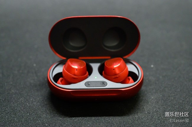 我的專屬Bud+，新到的紅色Buds+