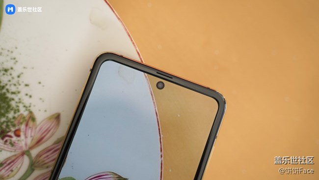 風(fēng)和日麗 帶著三星Galaxy Z Flip撒哈拉金去下午茶吧