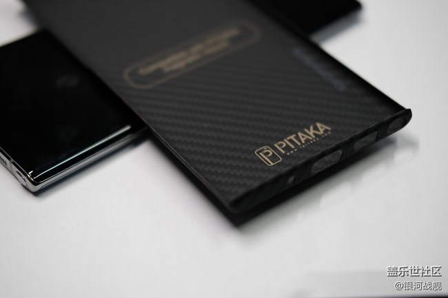 裸奔黨鐘愛(ài)的一款手機(jī)殼 裸奔黨鐘愛(ài)的一款手機(jī)殼