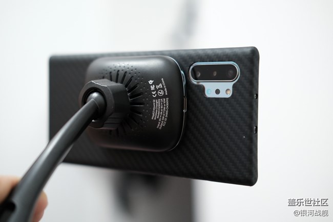 裸奔黨鐘愛(ài)的一款手機(jī)殼 裸奔黨鐘愛(ài)的一款手機(jī)殼