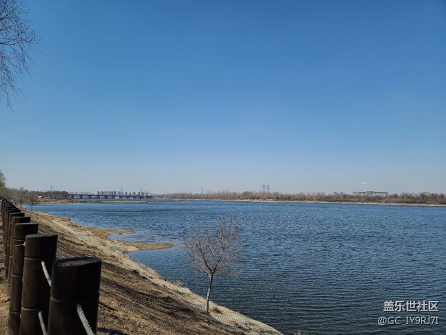 三星s20u遠(yuǎn)距離拍沈陽標(biāo)志性建筑彩電塔