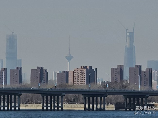 三星s20u遠(yuǎn)距離拍沈陽標(biāo)志性建筑彩電塔