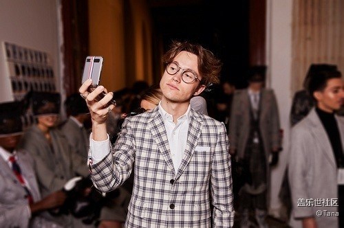 三星Galaxy Z Flip Thom Browne限量版顏值爆表