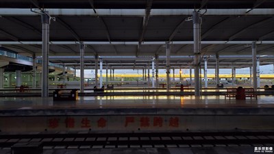 【光影色彩】+孤獨(dú)的站臺(tái)