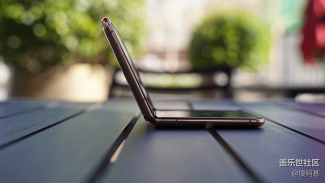 用三星Galaxy Z Flip自拍的N種方式