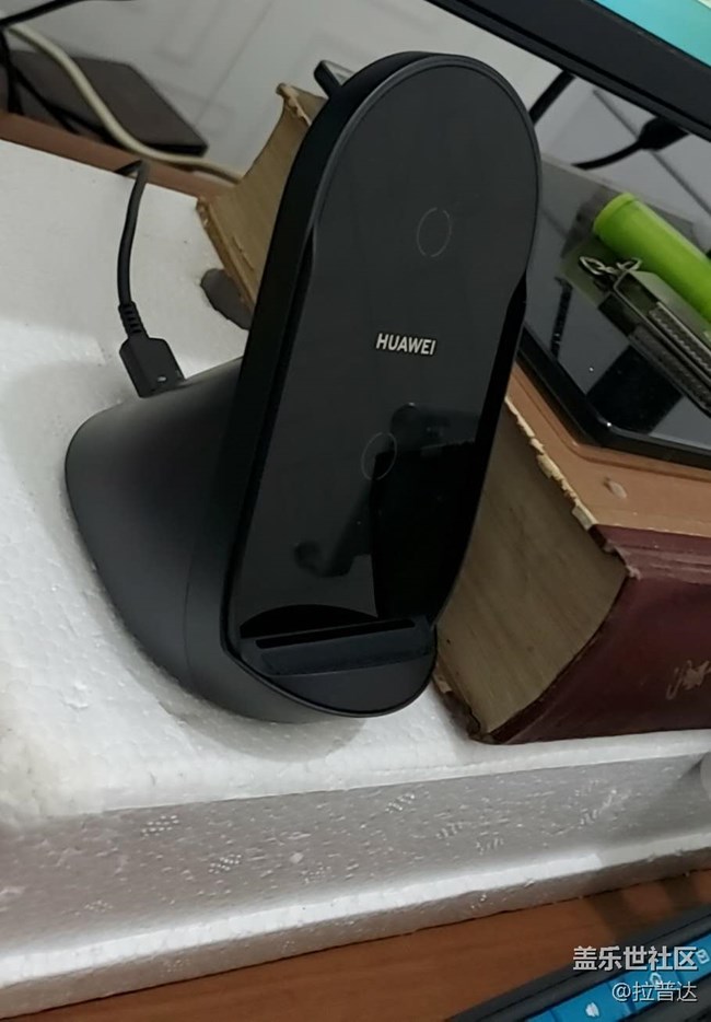 華為的無線座充，note10充電時就出現(xiàn)波紋，不是動畫