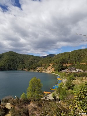 初春四月瀘沽湖