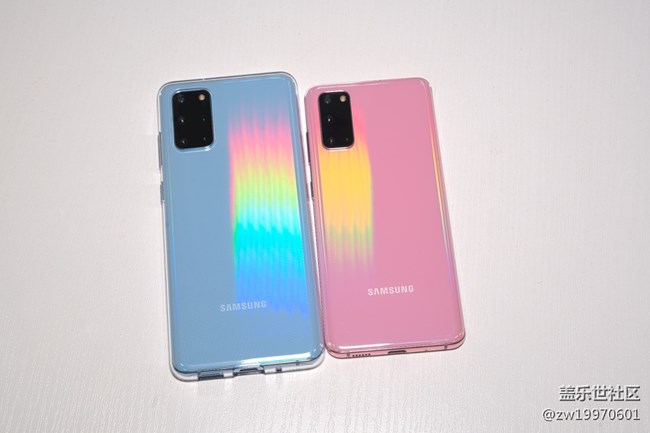 拍女友再也不挨打 只因有三星S20系列的『AI一鍵多拍』 拍女友再也不挨打 只因有三星S20系列的『AI一鍵多拍』