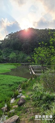 十時實也，里仁為美，藍青遠水，山妙精髓