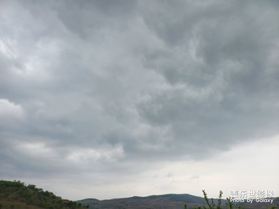 暴雨來臨前