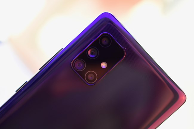 可能是3000價(jià)位屏幕最好的手機(jī)了