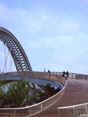 【精彩翻倍】橋邊公園