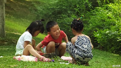 【在夏日】+天真的孩子