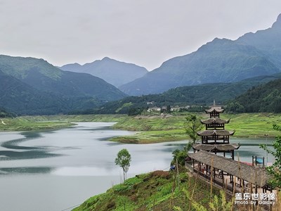 在夏日＋找個(gè)時(shí)間去避暑
