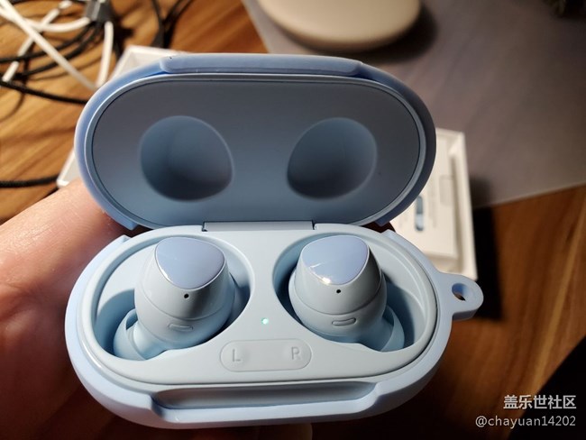 經(jīng)過漫長的等待，兌換的buds+終于到貨了