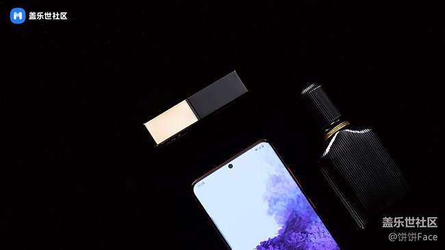 和女神一起“紅” 三星Galaxy S20+馥郁紅美圖賞