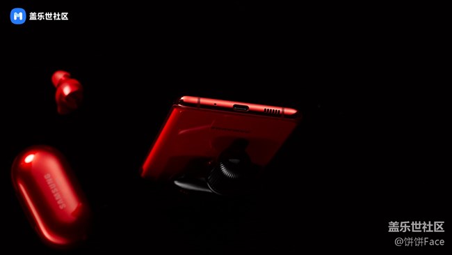 和女神一起“紅” 三星Galaxy S20+馥郁紅美圖賞