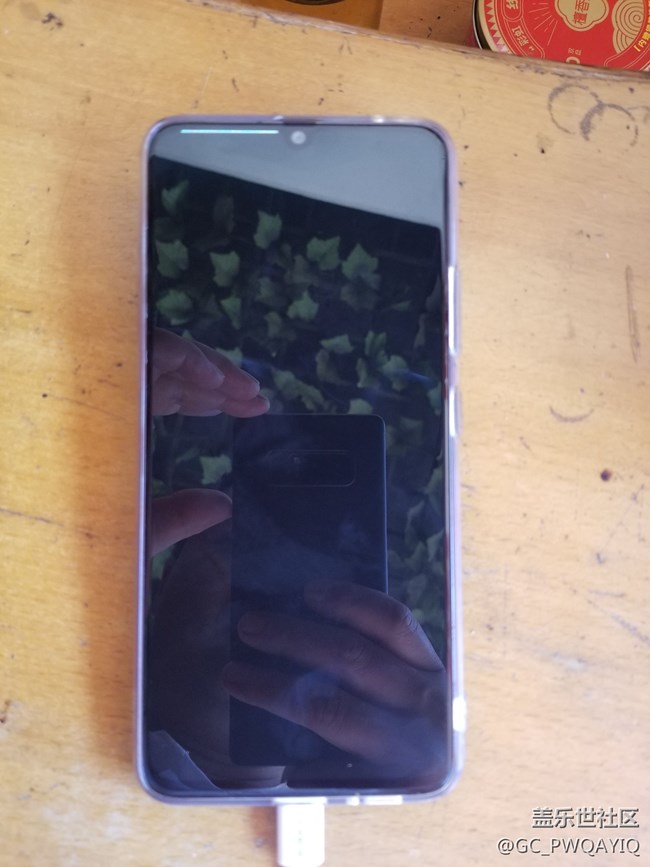 a90 5g，才買2個多月就花屏，觸屏亂跳