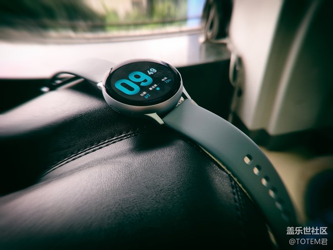 在顏值與性能這塊，三星Active 2卡得死死的