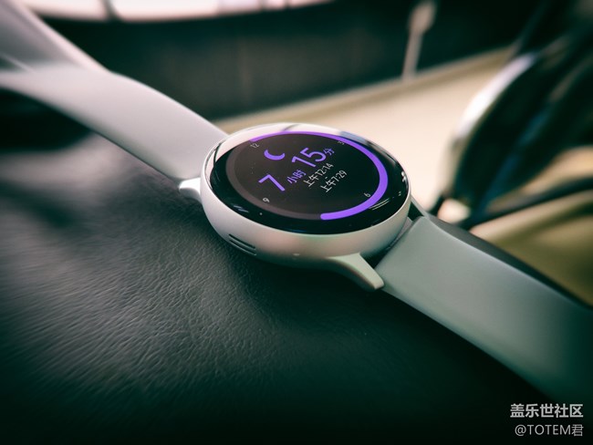 在顏值與性能這塊，三星Active 2卡得死死的