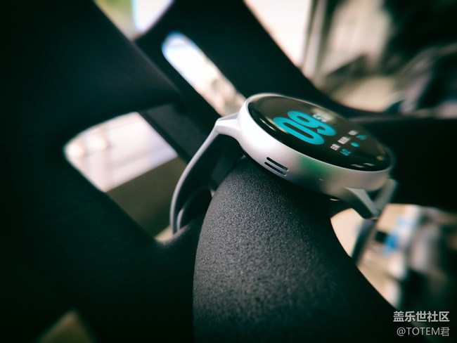 在顏值與性能這塊，三星Active 2卡得死死的