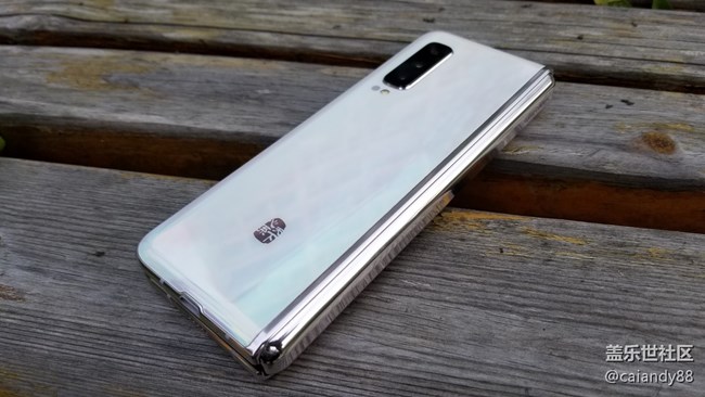 商務也能時尚-W20簡評 商務也能時尚-W20簡評