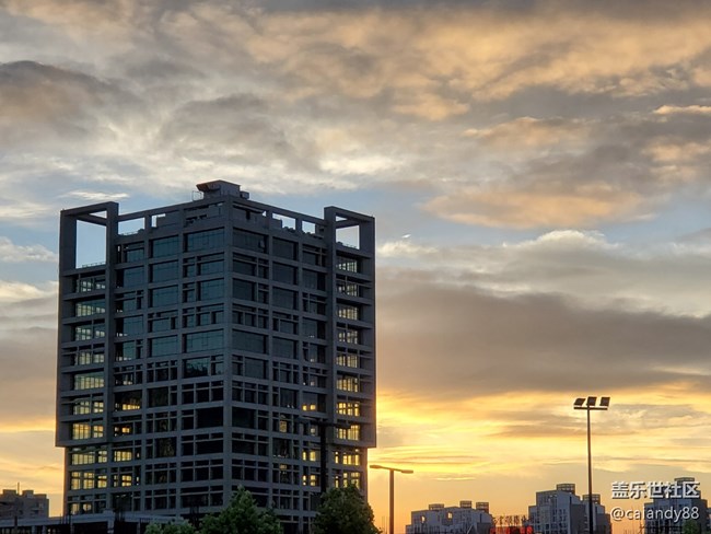 商務也能時尚-W20簡評 商務也能時尚-W20簡評