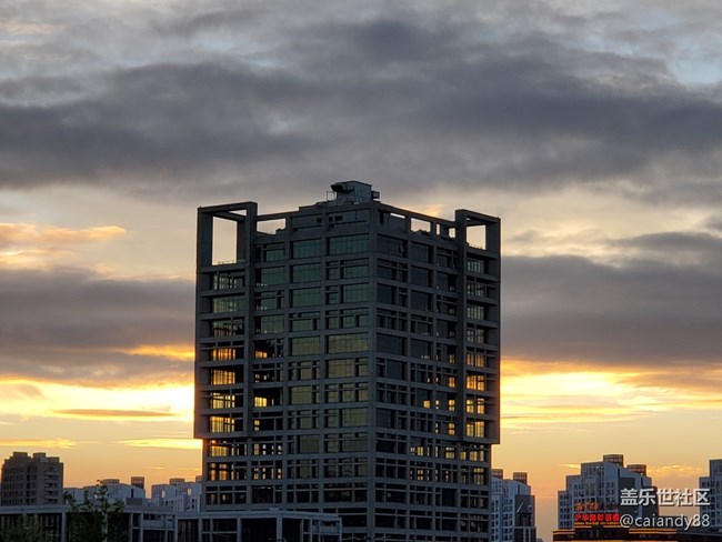 商務也能時尚-W20簡評 商務也能時尚-W20簡評