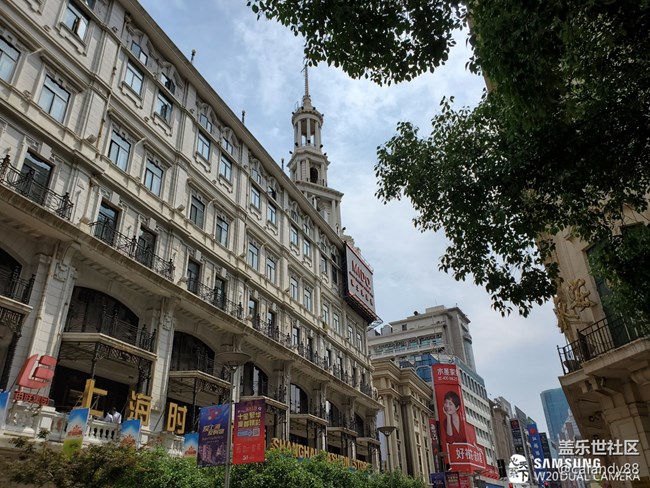 商務也能時尚-W20簡評 商務也能時尚-W20簡評