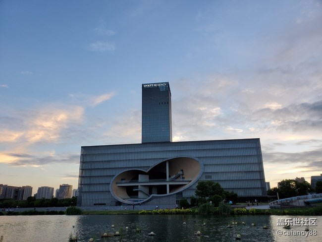 商務也能時尚-W20簡評 商務也能時尚-W20簡評