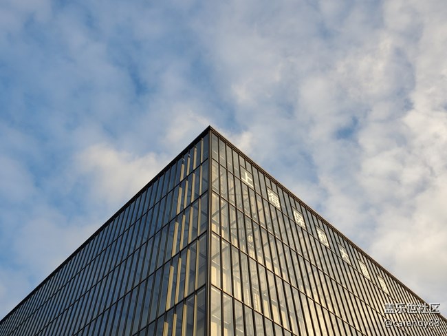 商務也能時尚-W20簡評 商務也能時尚-W20簡評