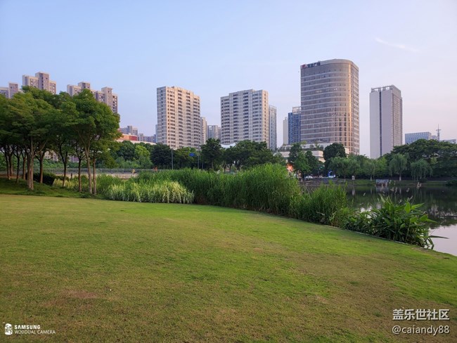 商務也能時尚-W20簡評 商務也能時尚-W20簡評