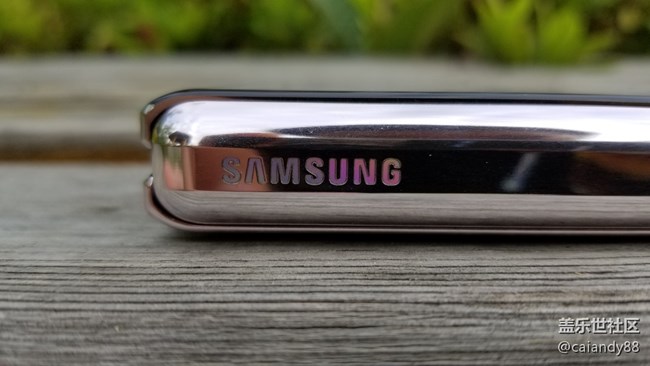 商務也能時尚-W20簡評 商務也能時尚-W20簡評