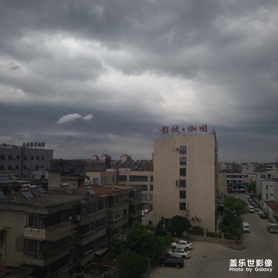 暴雨前的涌動