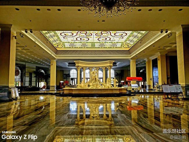 三星Galaxy Z Flip：開啟屏幕 預(yù)見未來