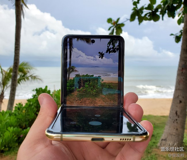 三星Galaxy Z Flip：開啟屏幕 預(yù)見未來