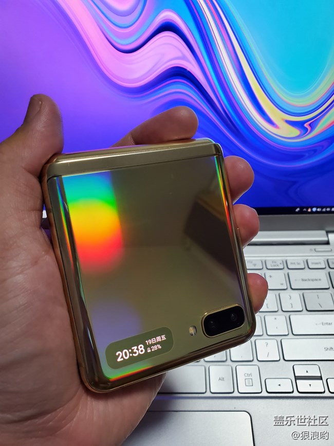 三星Galaxy Z Flip：開啟屏幕 預(yù)見未來