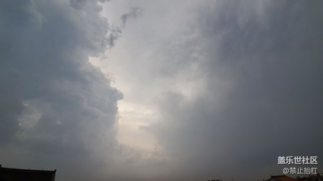 ??夏日的風(fēng)吹動(dòng)了我住著你的心房