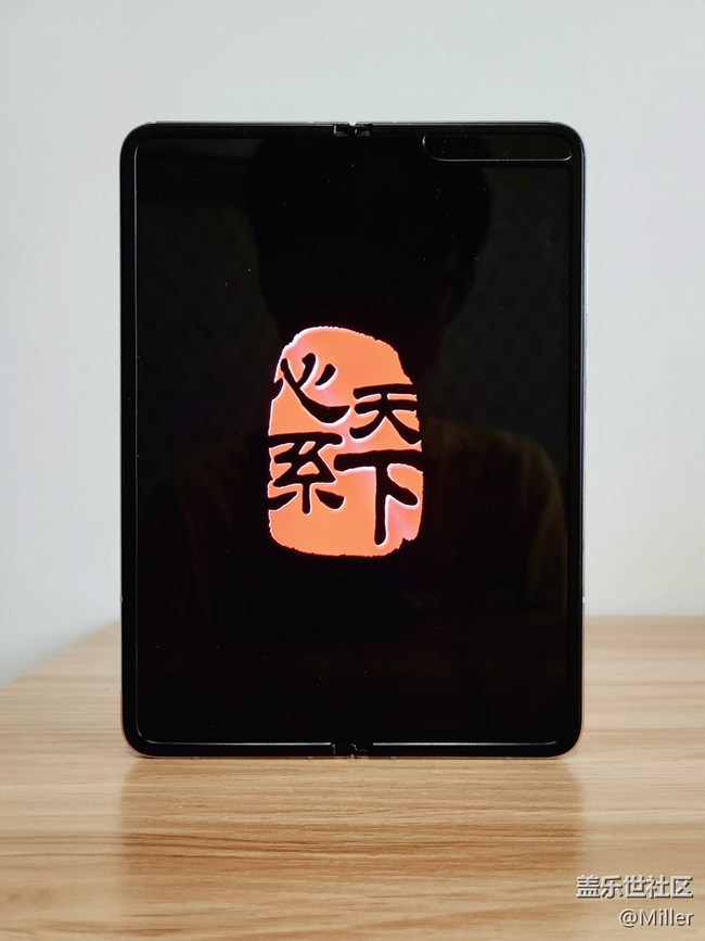 圖賞W20 5G 經(jīng)典旗艦 全新形態(tài) 獨(dú)領(lǐng)精英風(fēng)尚