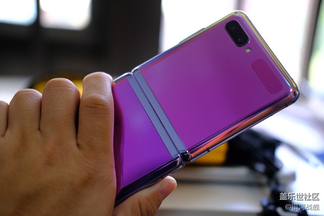 Z Flip 真的是最潮的時(shí)尚單品