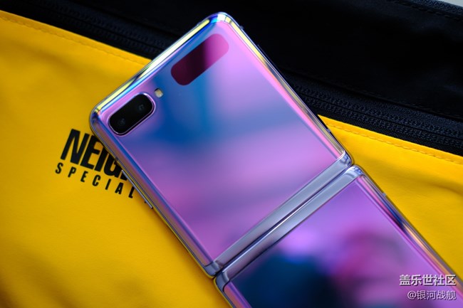 Z Flip 真的是最潮的時(shí)尚單品