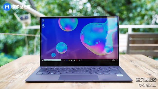 顏值與內(nèi)在兼修! 三星Galaxy Book S美圖賞