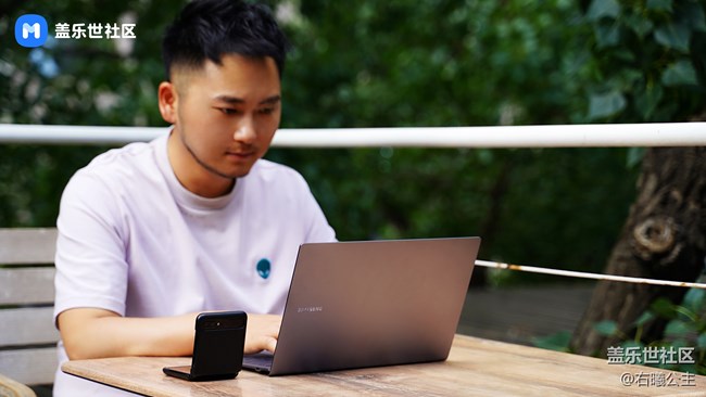 顏值與內(nèi)在兼修! 三星Galaxy Book S美圖賞