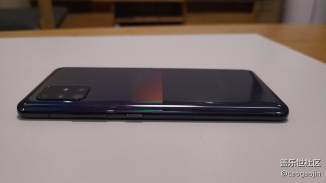 【Galaxy A51 5G星粉體驗(yàn)活動(dòng)】輕巧有型 漂亮耐看