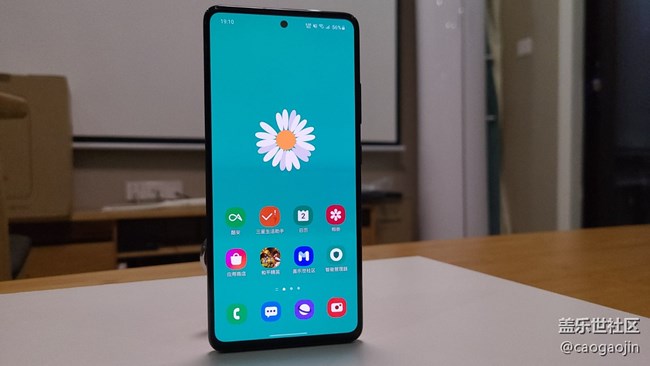 【Galaxy A51 5G星粉體驗(yàn)活動(dòng)】輕巧有型 漂亮耐看