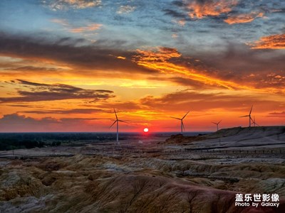 北疆環(huán)游第一站 五彩灘