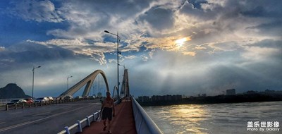 記錄暴雨前后的天空