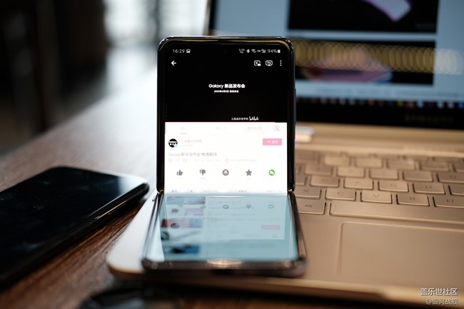 嘿，你的粉餅盒。Galaxy Z  Flip體驗分享。