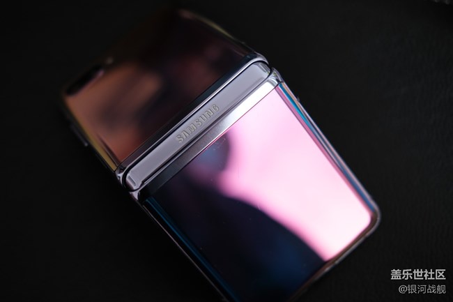 嘿，你的粉饼盒。Galaxy Z  Flip体验分享。